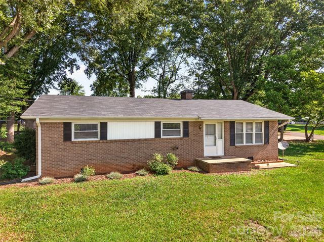1771 24th Avenue Court NE, Hickory, NC 28601