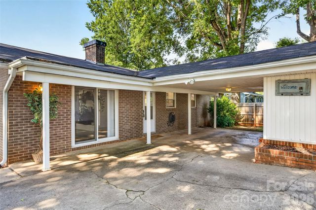 1771 24th Avenue Court NE, Hickory, NC 28601