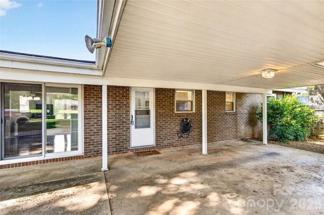1771 24th Avenue Court NE, Hickory, NC 28601