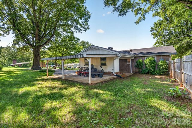 1771 24th Avenue Court NE, Hickory, NC 28601