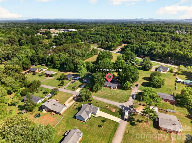 1771 24th Avenue Court NE, Hickory, NC 28601