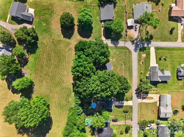1771 24th Avenue Court NE, Hickory, NC 28601