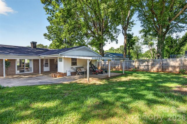 1771 24th Avenue Court NE, Hickory, NC 28601