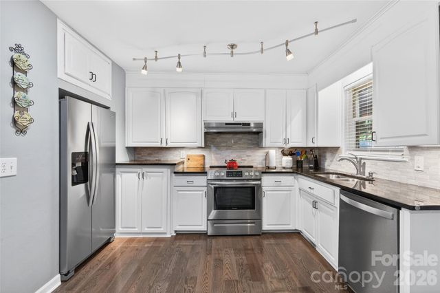 1771 24th Avenue Court NE, Hickory, NC 28601