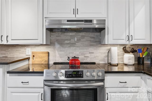 1771 24th Avenue Court NE, Hickory, NC 28601