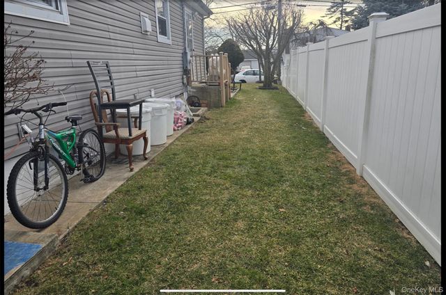 5 Campion Street, Brentwood, NY 11717