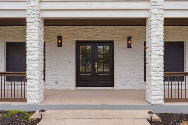 150 LAKE VIEW DR, Boerne, TX 78006