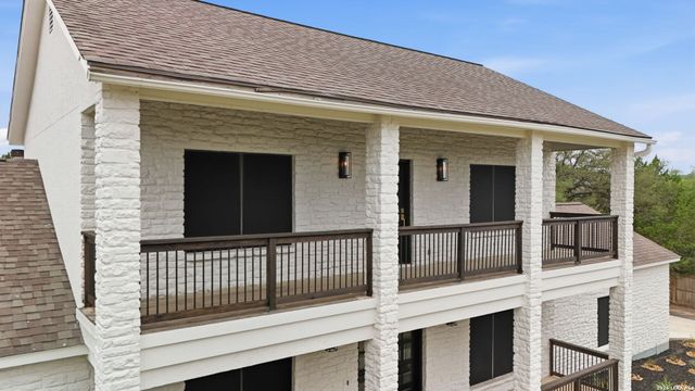 150 LAKE VIEW DR, Boerne, TX 78006