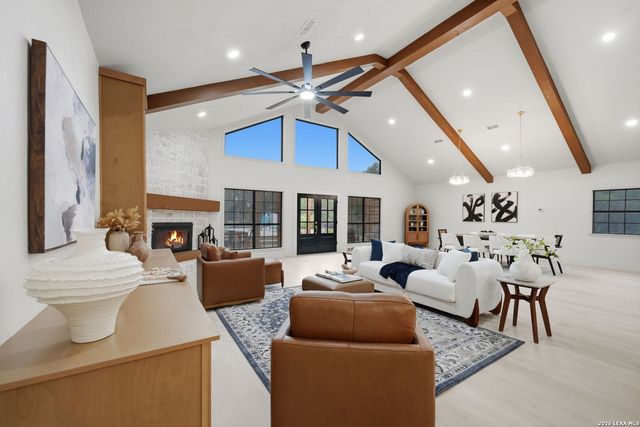 150 LAKE VIEW DR, Boerne, TX 78006