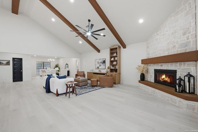 150 LAKE VIEW DR, Boerne, TX 78006