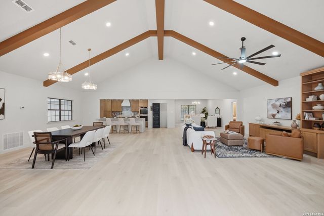 150 LAKE VIEW DR, Boerne, TX 78006