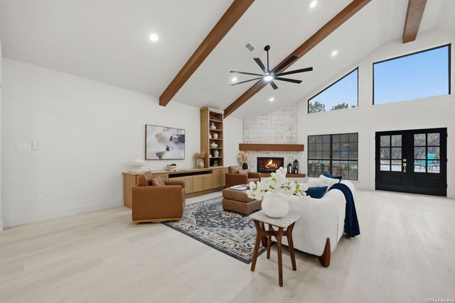 150 LAKE VIEW DR, Boerne, TX 78006