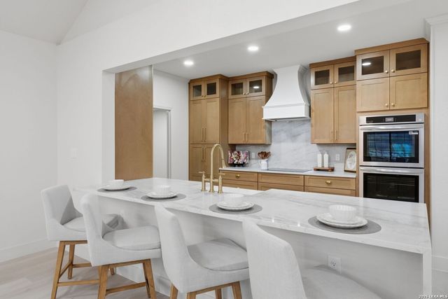 150 LAKE VIEW DR, Boerne, TX 78006
