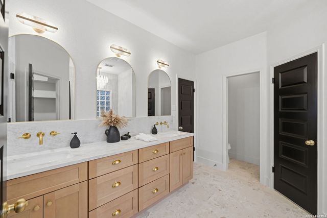 150 LAKE VIEW DR, Boerne, TX 78006