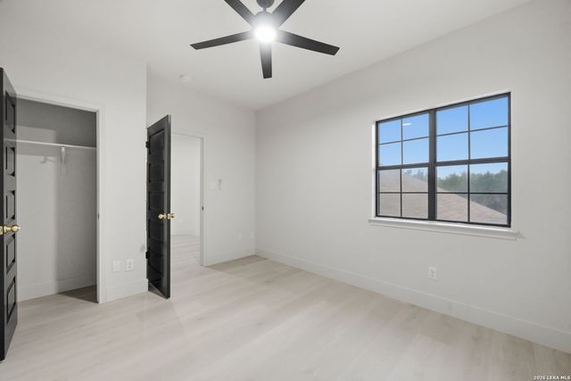150 LAKE VIEW DR, Boerne, TX 78006