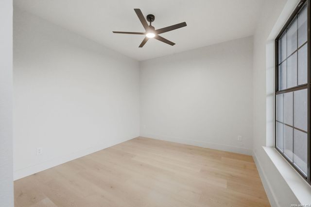 150 LAKE VIEW DR, Boerne, TX 78006