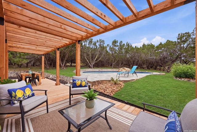150 LAKE VIEW DR, Boerne, TX 78006