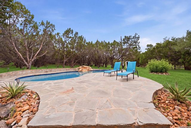 150 LAKE VIEW DR, Boerne, TX 78006