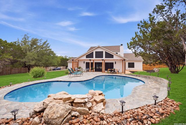 150 LAKE VIEW DR, Boerne, TX 78006