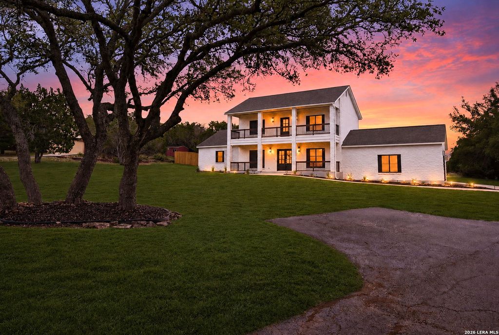 150 LAKE VIEW DR, Boerne, TX 78006