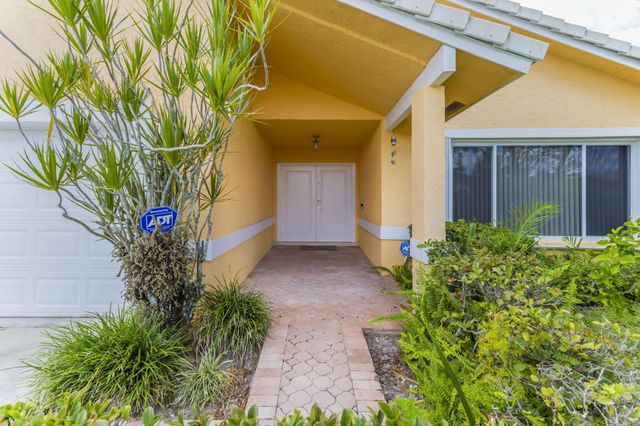 7572 Silver Woods Court, Boca Raton, FL 33433