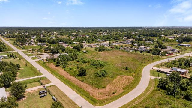 341 County Road 3578, Cleveland, TX 77327