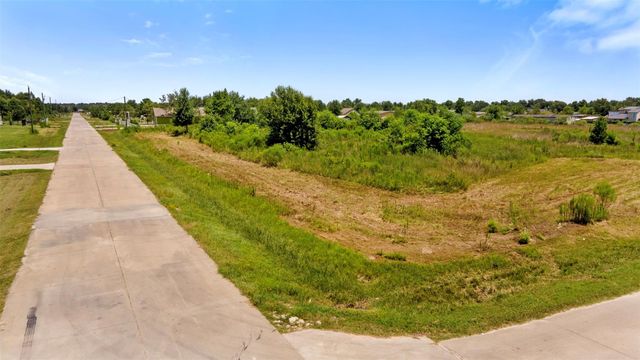 341 County Road 3578, Cleveland, TX 77327
