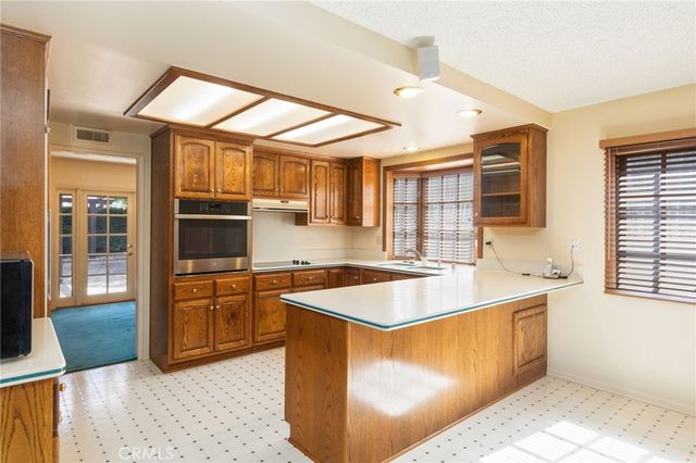 19341 Willowbrook, Yorba Linda, CA 92886