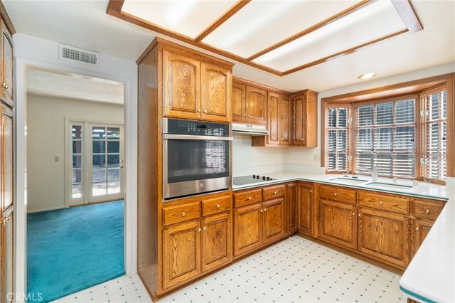 19341 Willowbrook, Yorba Linda, CA 92886