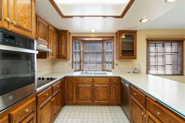 19341 Willowbrook, Yorba Linda, CA 92886