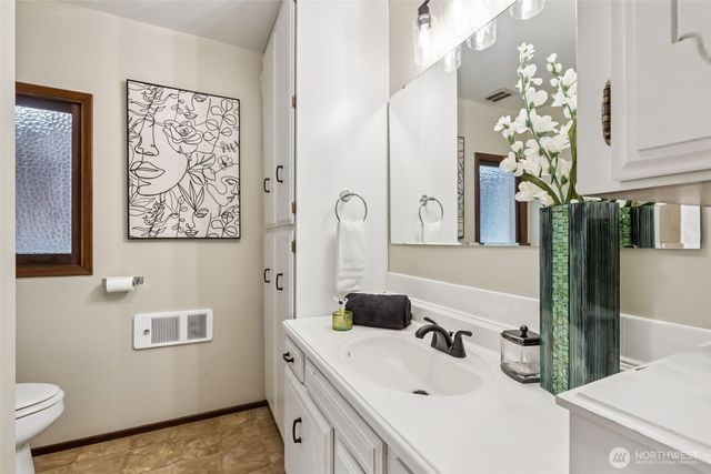 1347 N Pear Street NE, Olympia, WA 98506