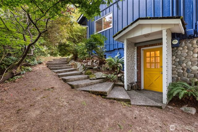 1347 N Pear Street NE, Olympia, WA 98506