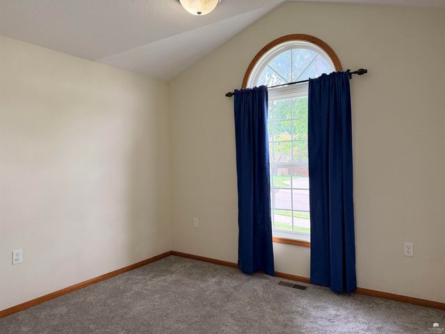 516 Harland Drive, Manhattan, KS 66503