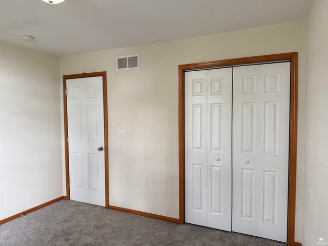 516 Harland Drive, Manhattan, KS 66503