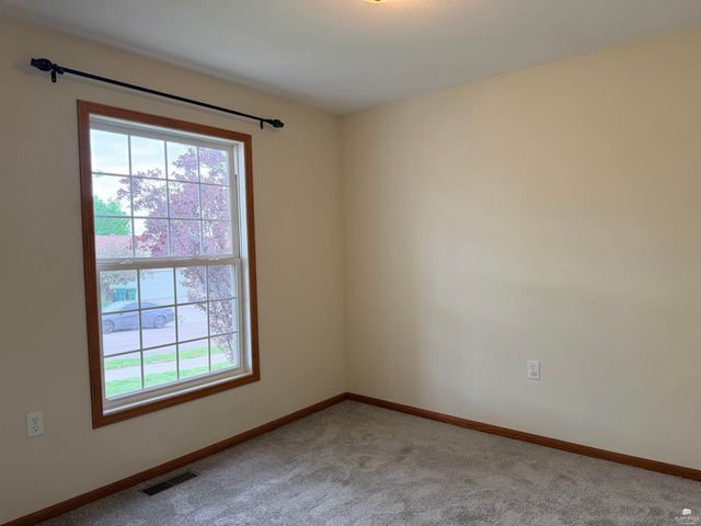 516 Harland Drive, Manhattan, KS 66503