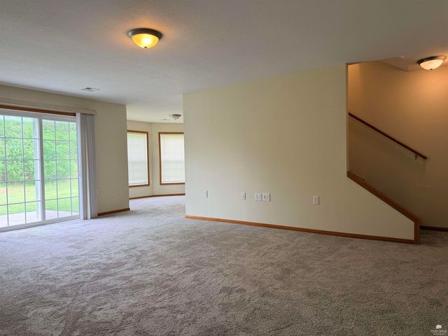 516 Harland Drive, Manhattan, KS 66503