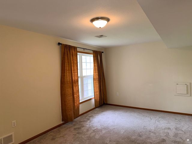 516 Harland Drive, Manhattan, KS 66503