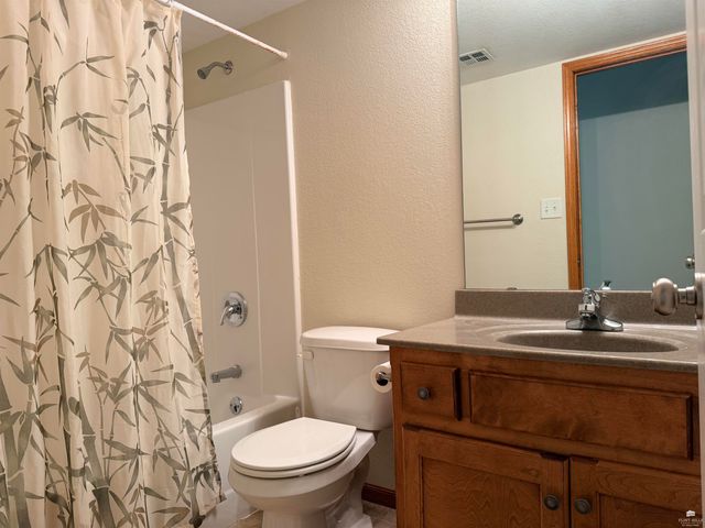 516 Harland Drive, Manhattan, KS 66503