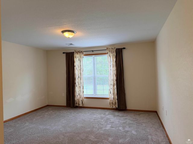 516 Harland Drive, Manhattan, KS 66503