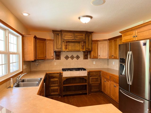 516 Harland Drive, Manhattan, KS 66503