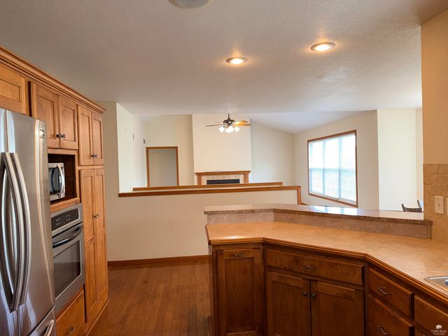 516 Harland Drive, Manhattan, KS 66503
