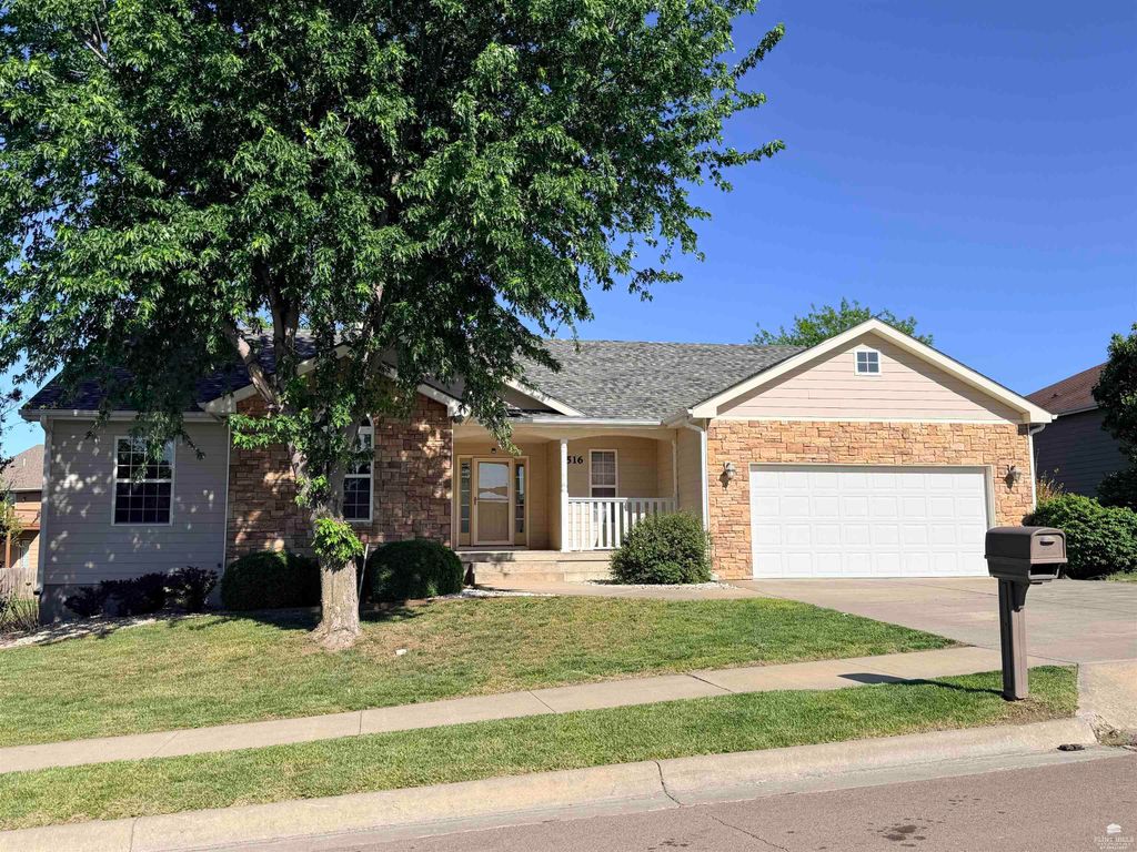 516 Harland Drive, Manhattan, KS 66503