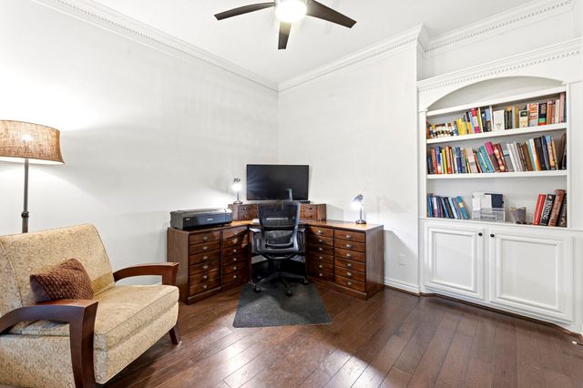 130 E Fairbranch Circle, The Woodlands, TX 77382
