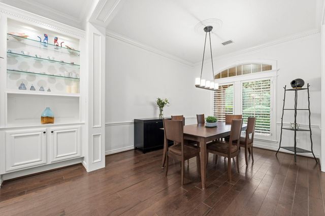 130 E Fairbranch Circle, The Woodlands, TX 77382