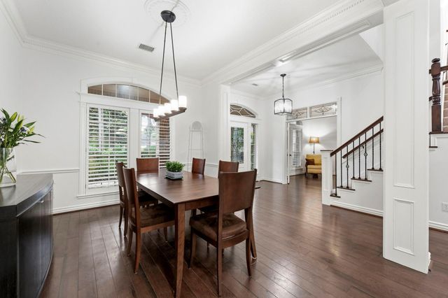 130 E Fairbranch Circle, The Woodlands, TX 77382
