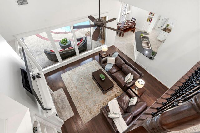 130 E Fairbranch Circle, The Woodlands, TX 77382