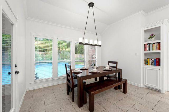 130 E Fairbranch Circle, The Woodlands, TX 77382