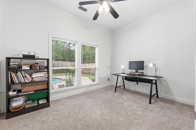 130 E Fairbranch Circle, The Woodlands, TX 77382