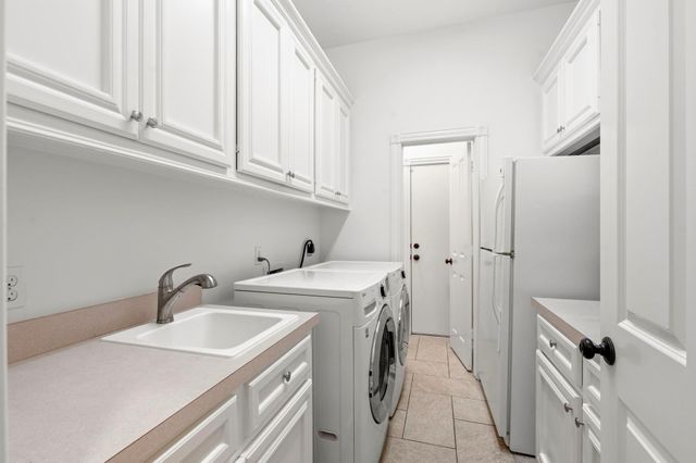 130 E Fairbranch Circle, The Woodlands, TX 77382