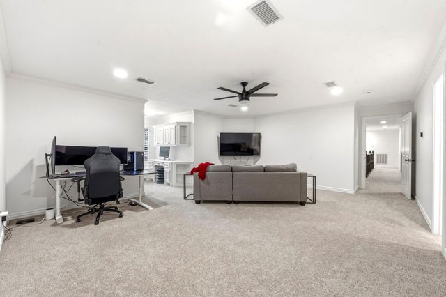 130 E Fairbranch Circle, The Woodlands, TX 77382